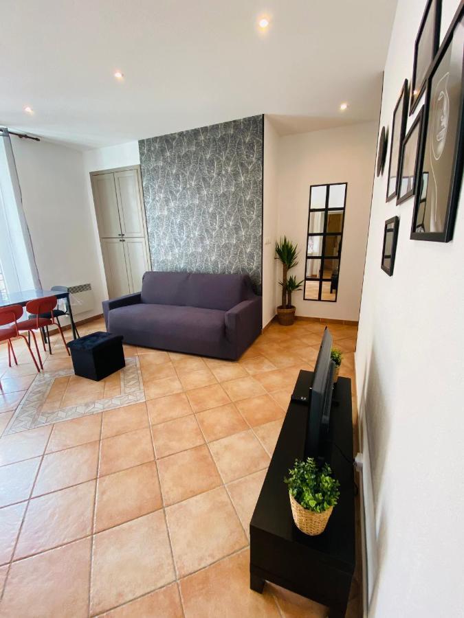 Corso Home- Central Apartment In Мантон Екстер'єр фото