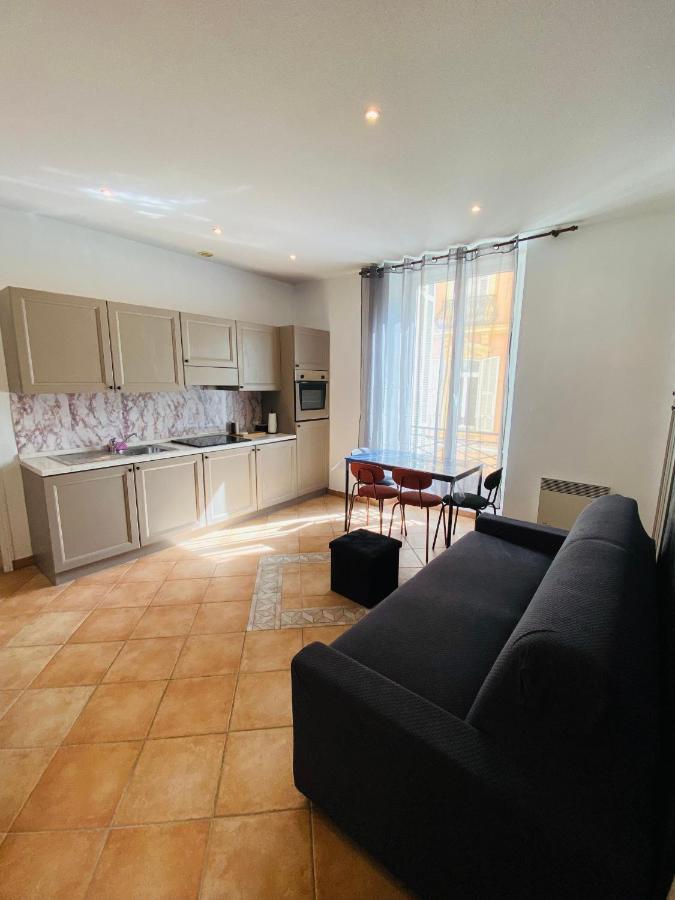 Corso Home- Central Apartment In Мантон Екстер'єр фото