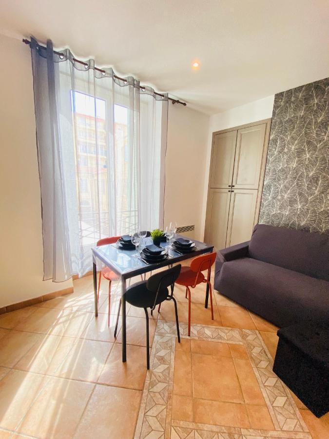 Corso Home- Central Apartment In Мантон Екстер'єр фото