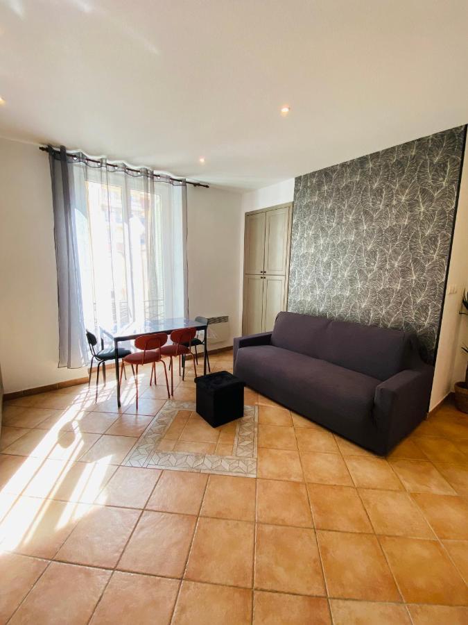 Corso Home- Central Apartment In Мантон Екстер'єр фото